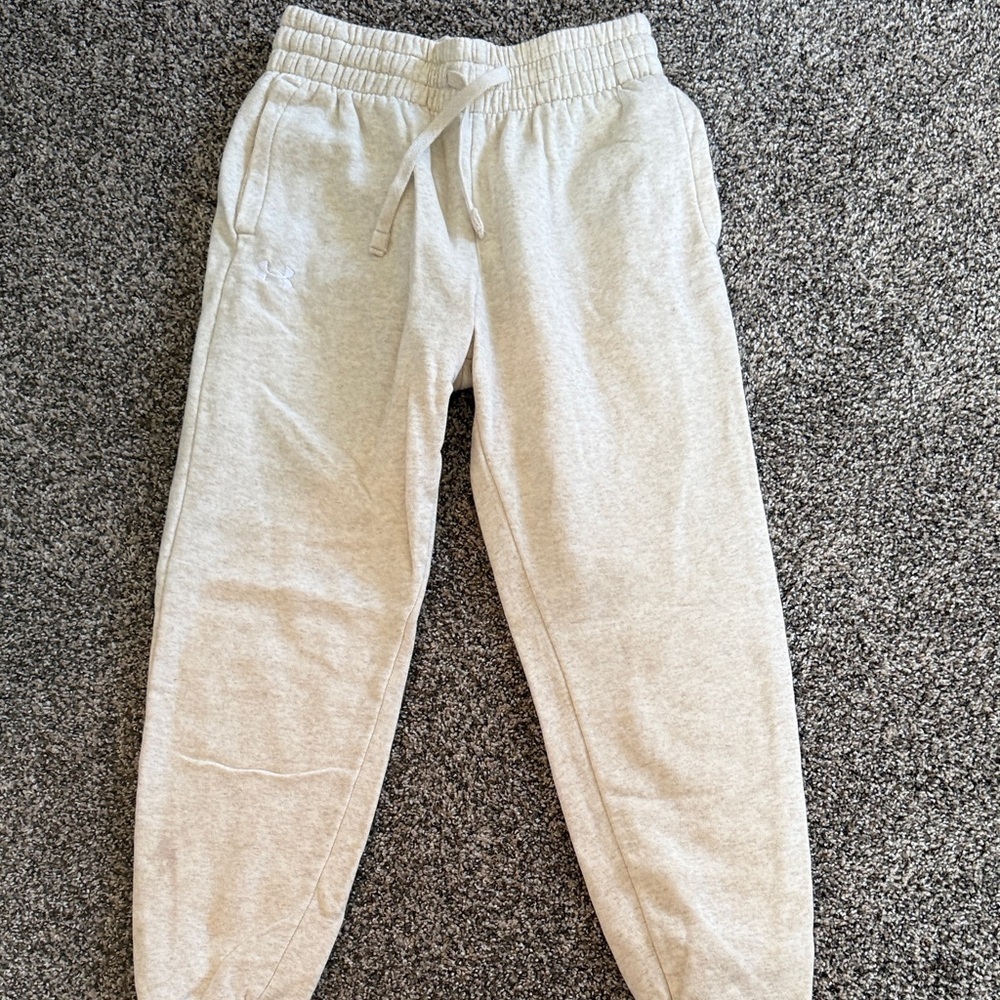 Under Armour Women's cream Jogger Pants Size XS